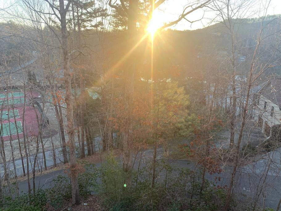 Lure Me Inn - Walk To All Resort Amenities Lake Lure Eksteriør billede